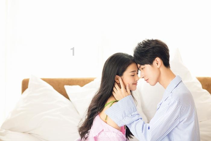 逃离昏暗下的小村